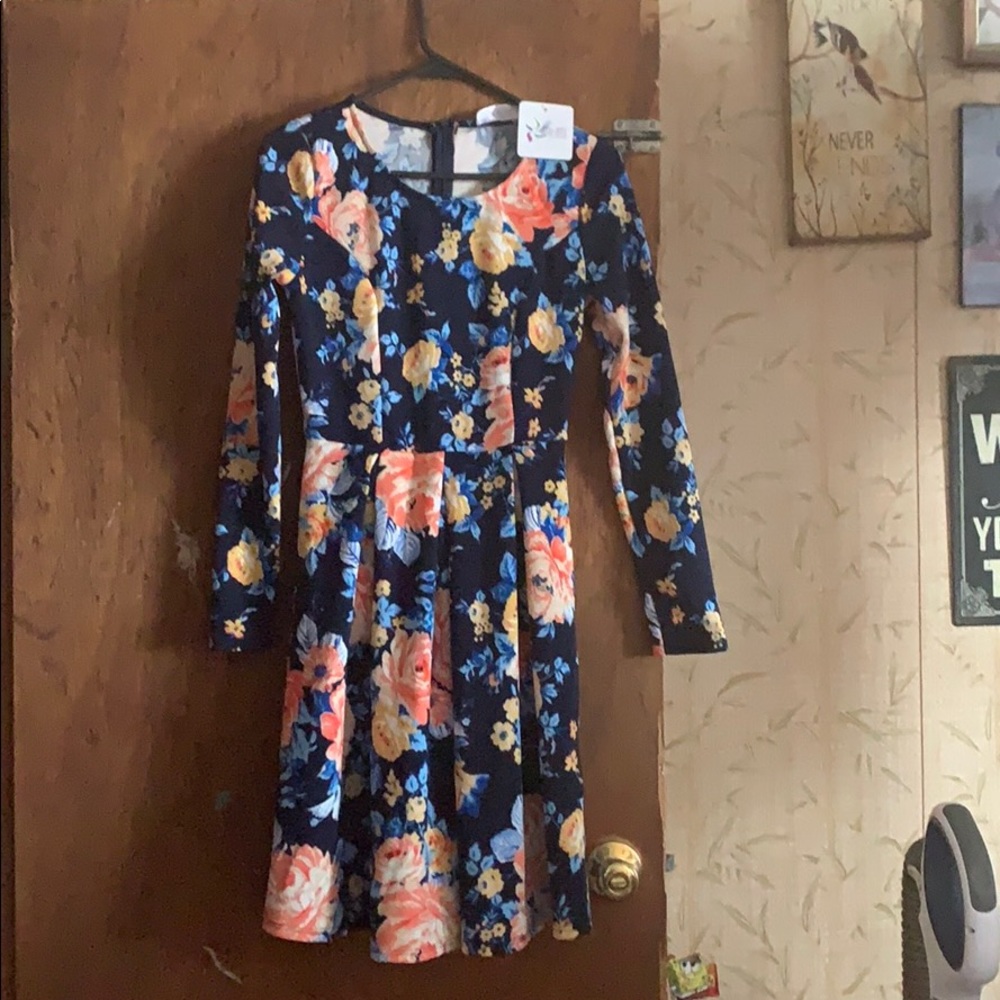 4/$20 🦄🛍NWT Abby+ Anna dress